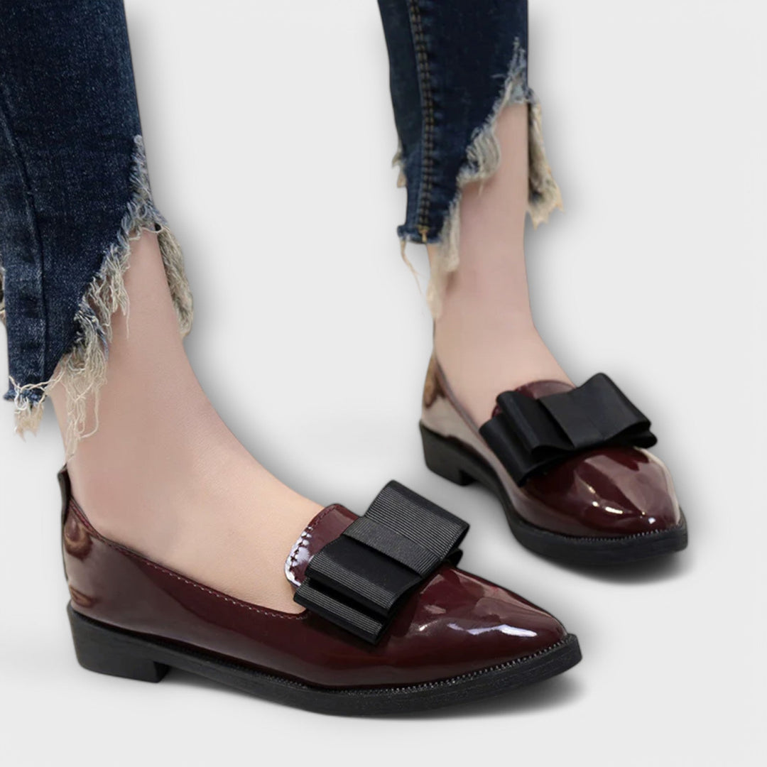 Vivienne | Chic Bow-Embellished Loafers