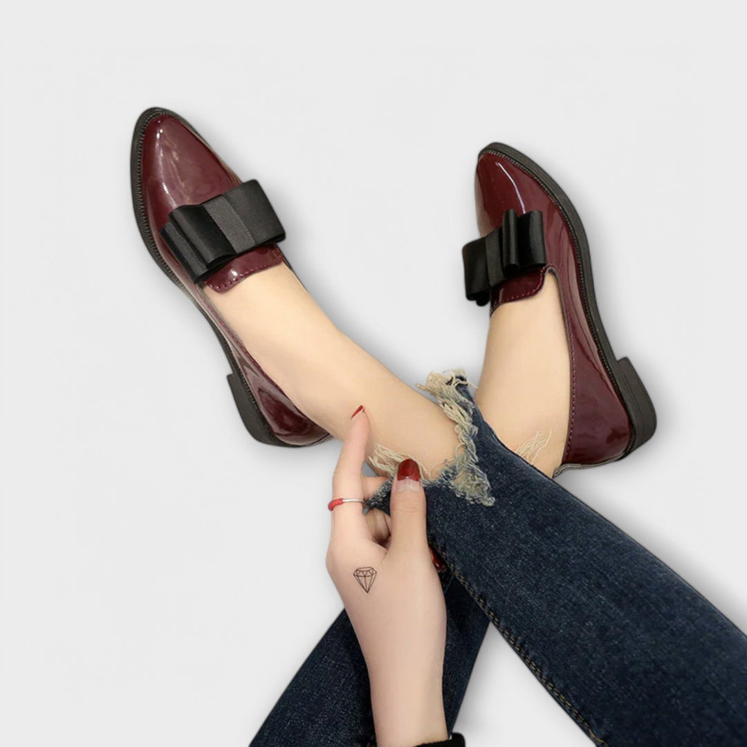 Vivienne | Chic Bow-Embellished Loafers