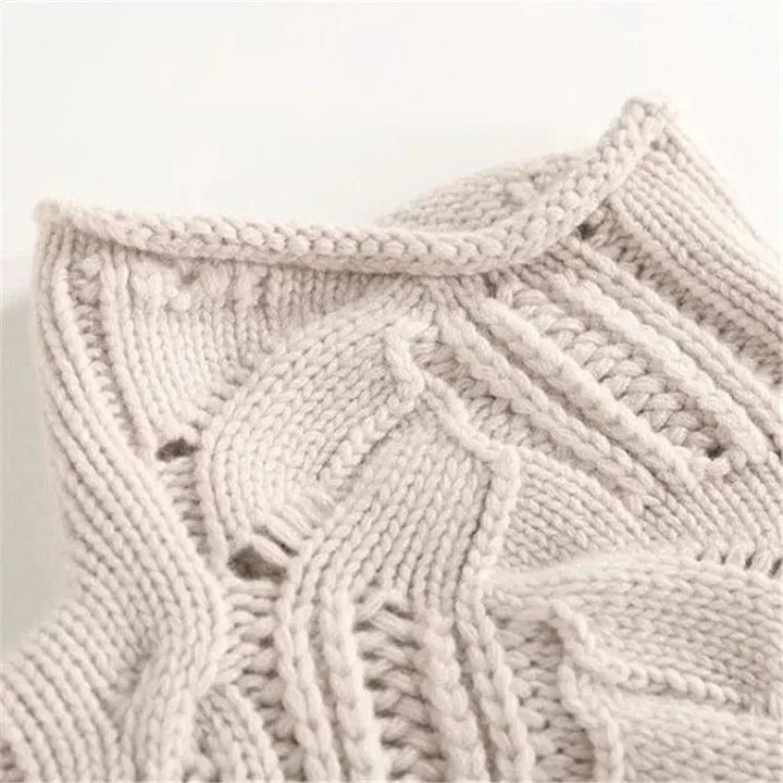 Angela – Turtleneck with Braided Pattern