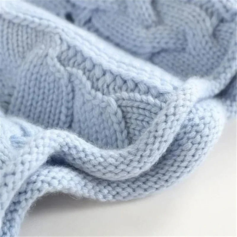 Angela – Turtleneck with Braided Pattern