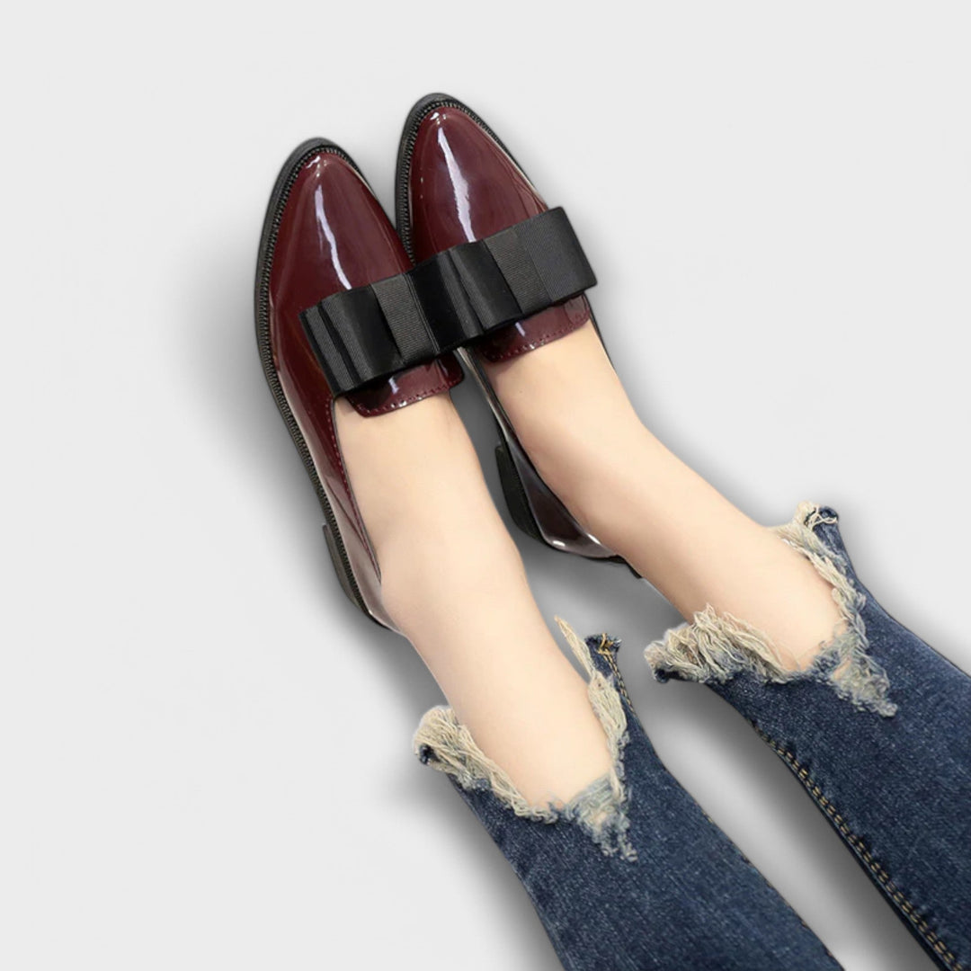 Vivienne | Chic Bow-Embellished Loafers
