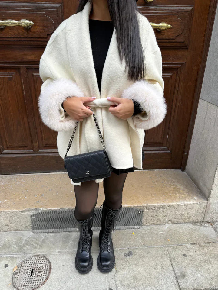 Aurora | Luxurious and elegant women's wool coat